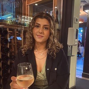 Meet your Posher, Alyssa